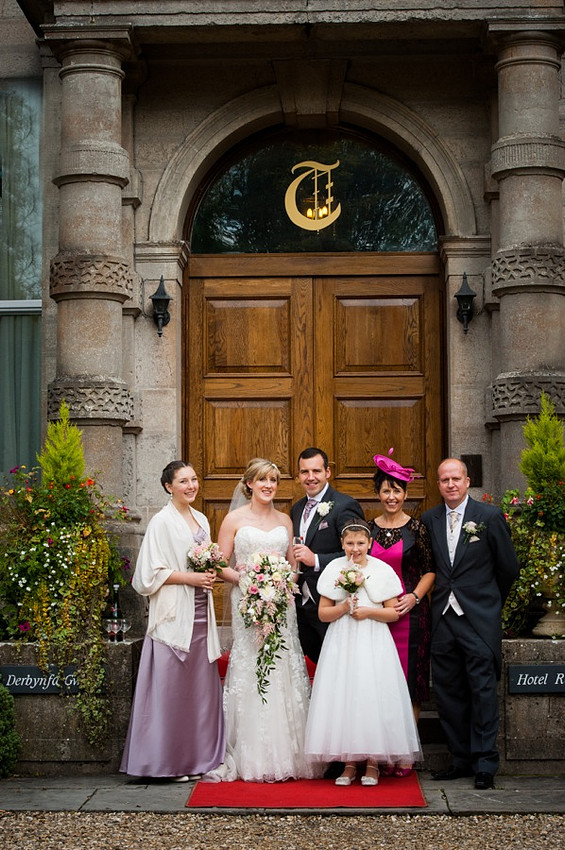 Group Wedding Shot at Tre-Ysgawen Hall by North Wales Wedding Photographer Celynnen Photography