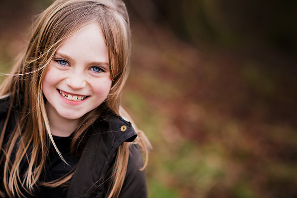 Portrait of a young girl taken in a park in Chester, Cheshire by portrait photographer Celynnen Photography