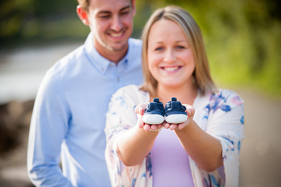 Expecting parents in a bump to baby photoshoot with Celynnen Photography