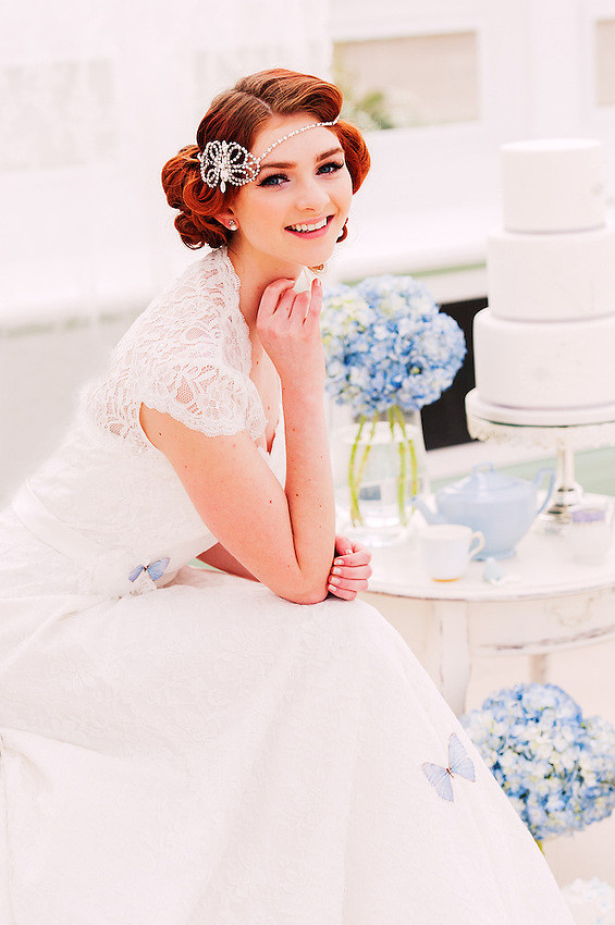 A vintage style bride (Ioan Said / Celynnen Photography)