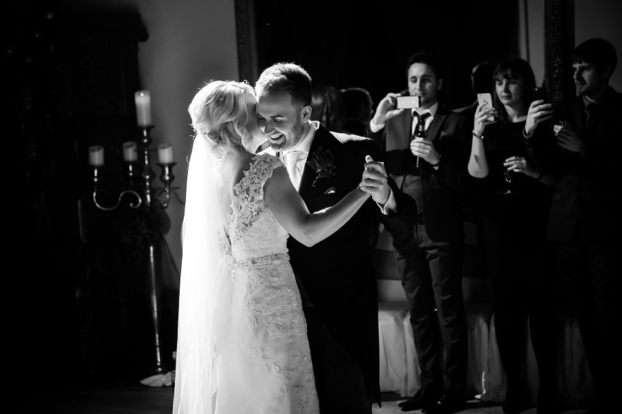 Married Couple Having First Dance by Photographer Celynnen Photography
