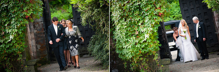 The wedding guests arriving at Gwydir Castle. Wedding Photographer: Celynnen Photography